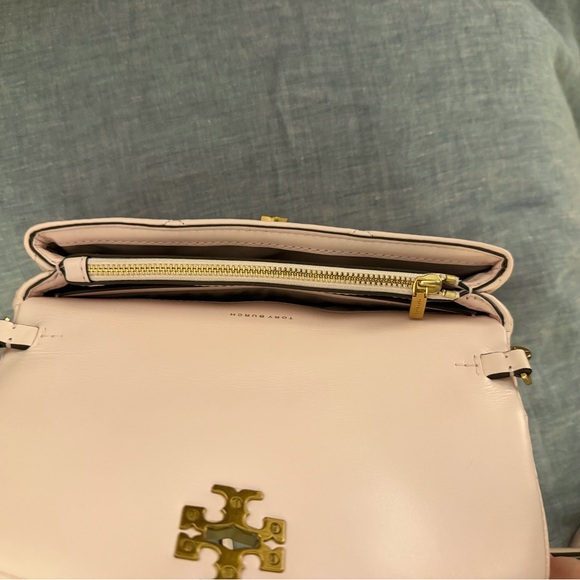 Tory Burch Baby Pink Quilted Crossbody Bag - Picture 3 of 7